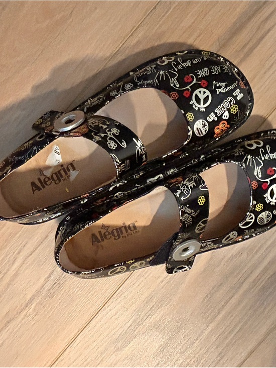 Alegria Shoes - Alegria 'Peace & Love' Patent Leather Printed Paloma Mary Jane Shoes 41 US 10